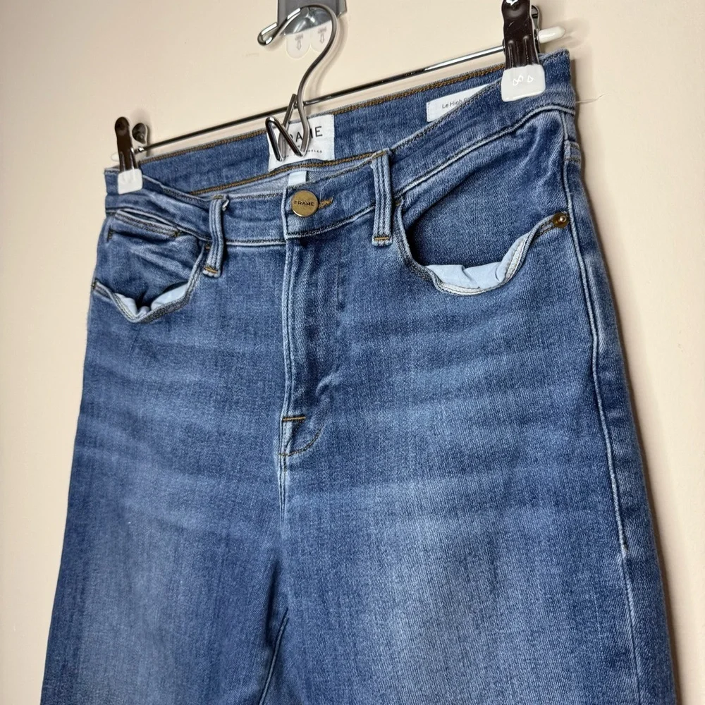 FRAME DENIM Le High Straight Jeans in Bestia Wash - Picture 4 of 11